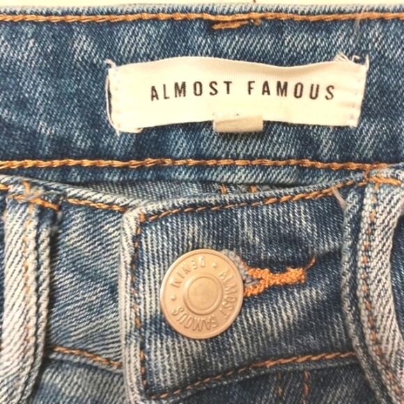 Almost Famous Distressed Boyfriend Jeans Sz 0 Lt Blue Bohemian Festival Thrashed - Picture 5 of 12